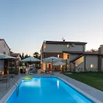 App Sandro With Common Pool